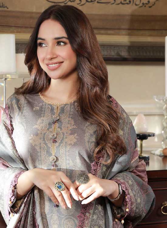 Asim Jofa Winter Karandi 3 PC Shawl Collection AJAW-08